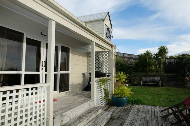 Photo of property in 67 Kotare Street, Waikanae, 5036