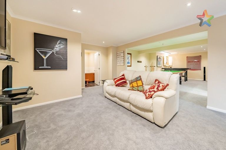 Photo of property in 44 Arahiwi Grove, Tirohanga, Lower Hutt, 5010