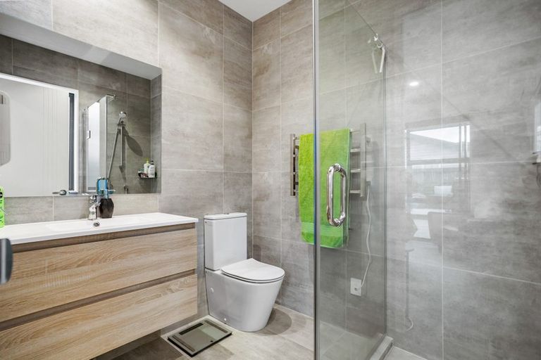 Photo of property in 29 Lumbarda Drive, Kumeu, 0810