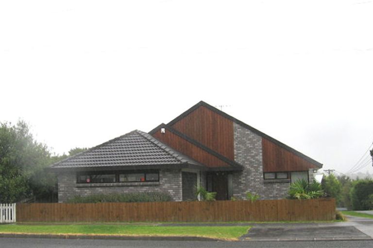 Photo of property in 2/68 Coronation Road, Hillcrest, Auckland, 0627