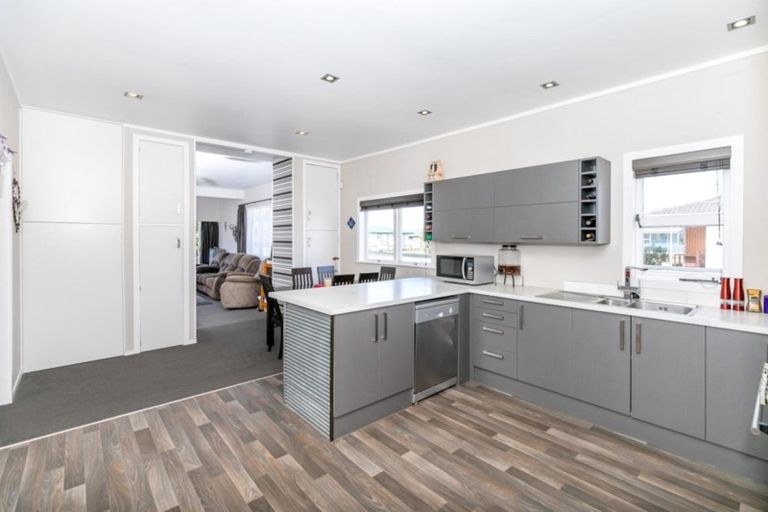 Photo of property in 7 Hilton Road, St Andrews, Hamilton, 3200