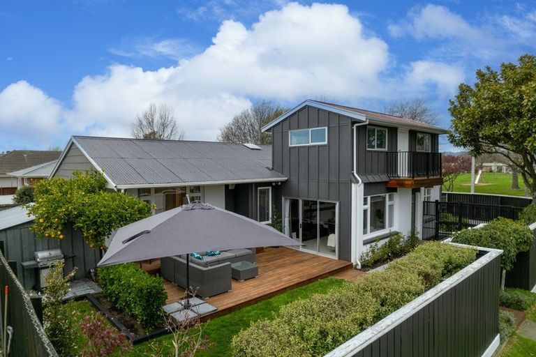 Photo of property in 43 Dunedin Street, Redwood, Christchurch, 8051