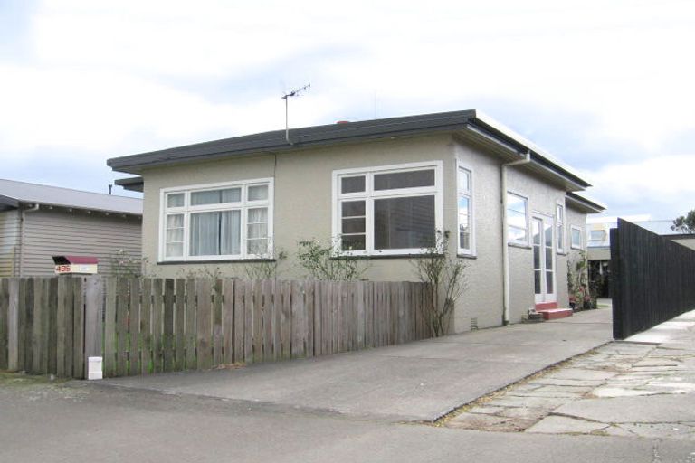 Photo of property in 495 Featherston Street, Roslyn, Palmerston North, 4414