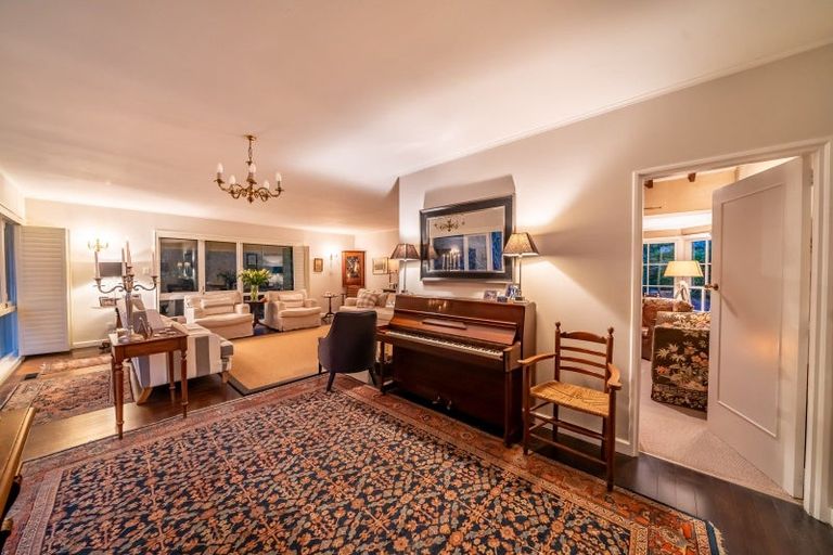 Photo of property in 9 Chatsworth Road, Silverstream, Upper Hutt, 5019