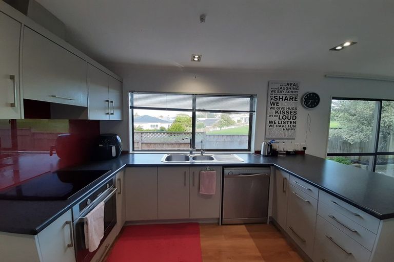 Photo of property in 90b Simmental Crescent, Somerville, Auckland, 2014