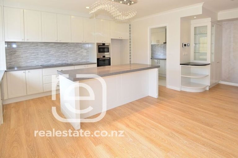 Photo of property in 68 Huntington Park Drive, Greenhithe, Auckland, 0632