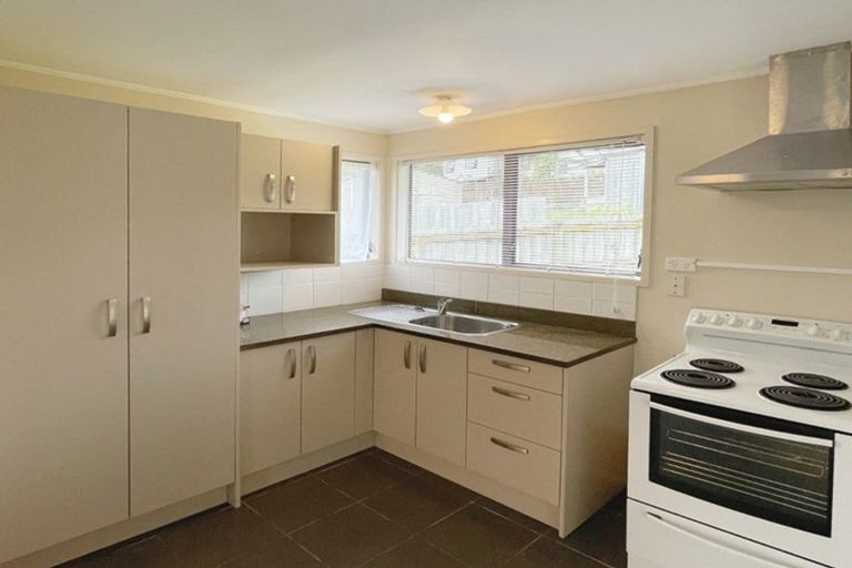 Photo of property in 25 Virgo Place, Glen Eden, Auckland, 0602
