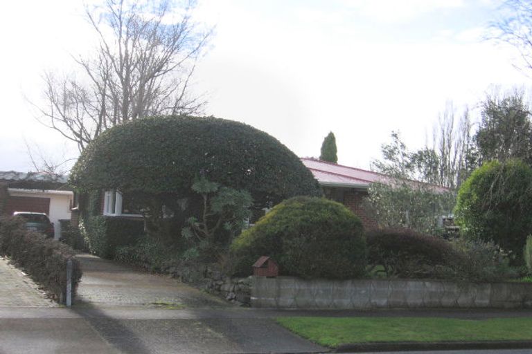 Photo of property in 37 Ruamahanga Crescent, Terrace End, Palmerston North, 4410
