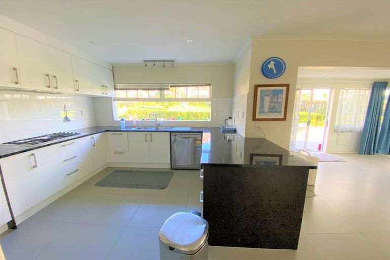 Photo of property in 78 Glenmore Road, Sunnyhills, Auckland, 2010