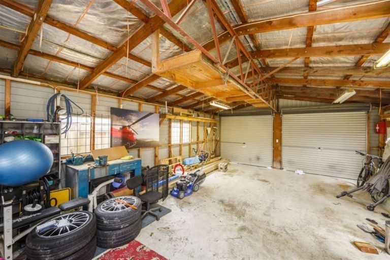 Photo of property in 61 Hillcrest Drive, Kelvin Grove, Palmerston North, 4414