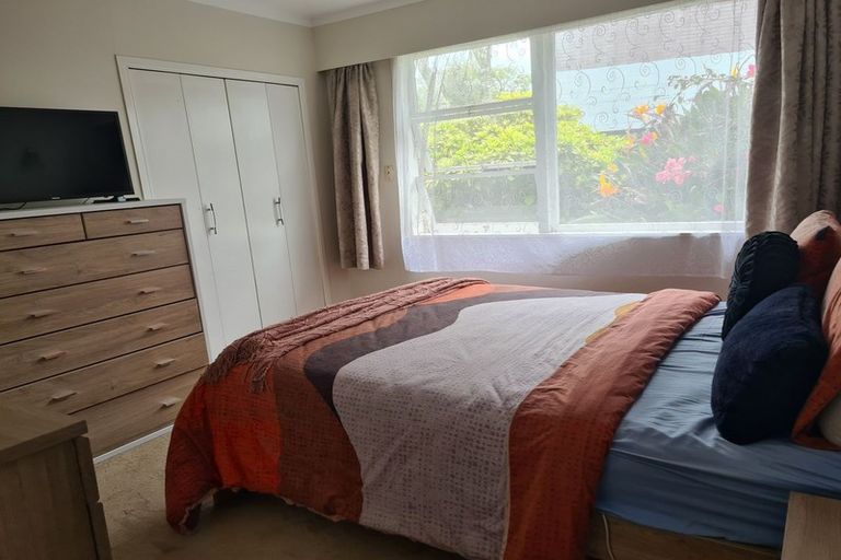 Photo of property in 2/46 Scenic Drive, Hillpark, Auckland, 2102