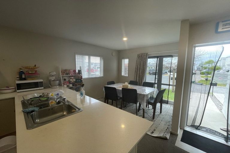 Photo of property in 25 Divide Loop, Takanini, 2112