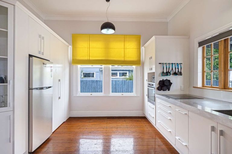 Photo of property in 11 Hurworth Place, College Estate, Whanganui, 4500