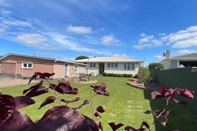 Photo of property in 94 Stanners Street, Eltham, 4322