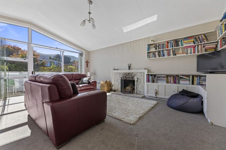 Photo of property in 12 Pioneer Crescent, Helensburgh, Dunedin, 9010