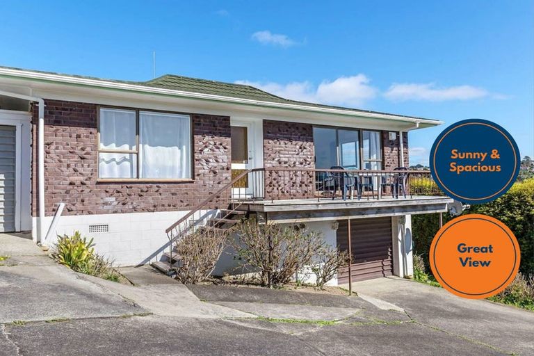 Photo of property in 2/36 Shanaway Rise, Hillcrest, Auckland, 0627