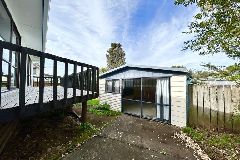 Photo of property in 53 Donovan Avenue, Massey, Auckland, 0614