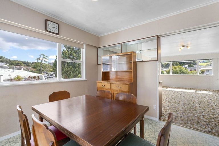 Photo of property in 21 Bentley Avenue, Glenfield, Auckland, 0629