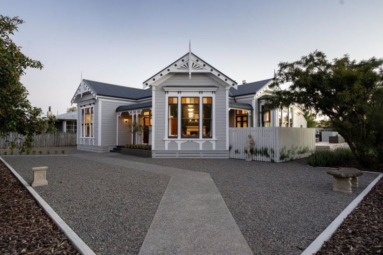 Photo of property in 260-262 High Street North, Carterton, 5713