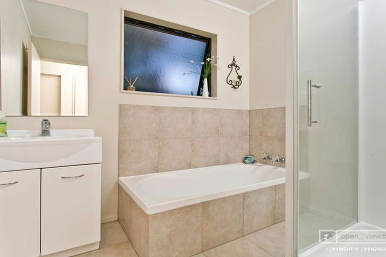 Photo of property in 49a Stanley Road, Glenfield, Auckland, 0629