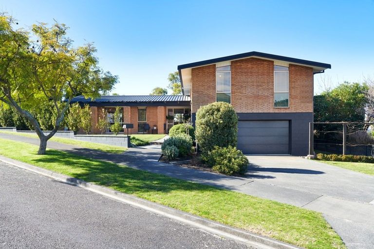 Photo of property in 8 Ewan Place, Taradale, Napier, 4112