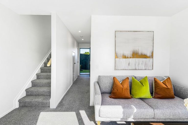 Photo of property in 19b Bradbury Road, Botany Downs, Auckland, 2010