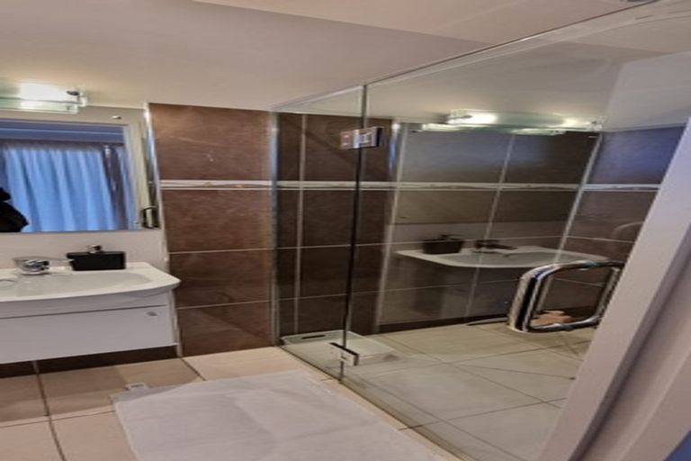 Photo of property in 25a Marina Drive, Frankton, Queenstown, 9300