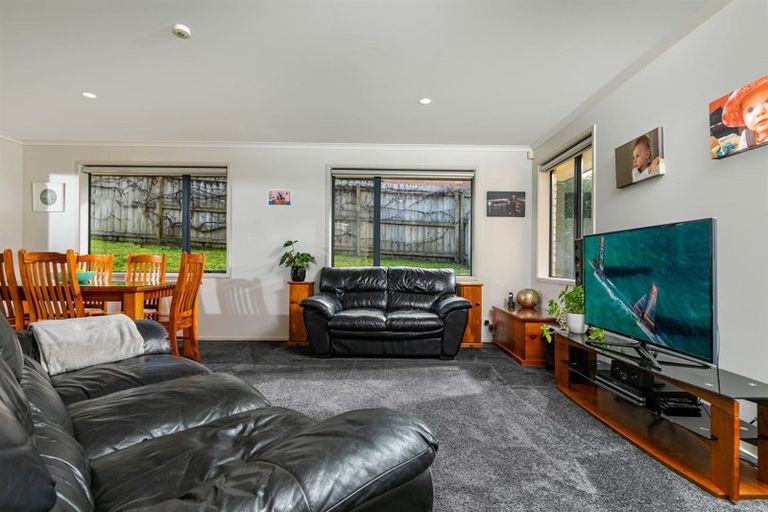 Photo of property in 47 San Marino Drive West, Henderson, Auckland, 0612