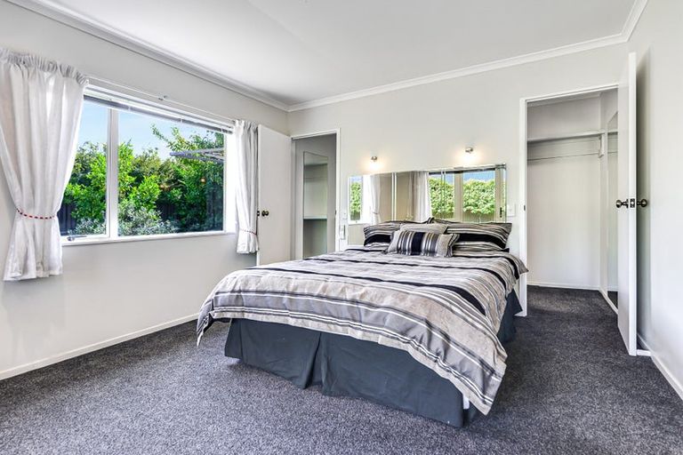 Photo of property in 4 Abergeldie Way, Cambridge, 3434