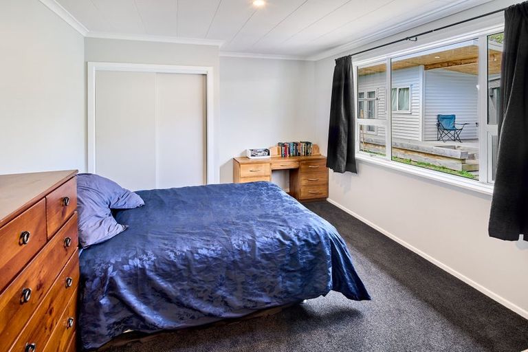 Photo of property in 6 Mayfair Place, Tawa, Wellington, 5028