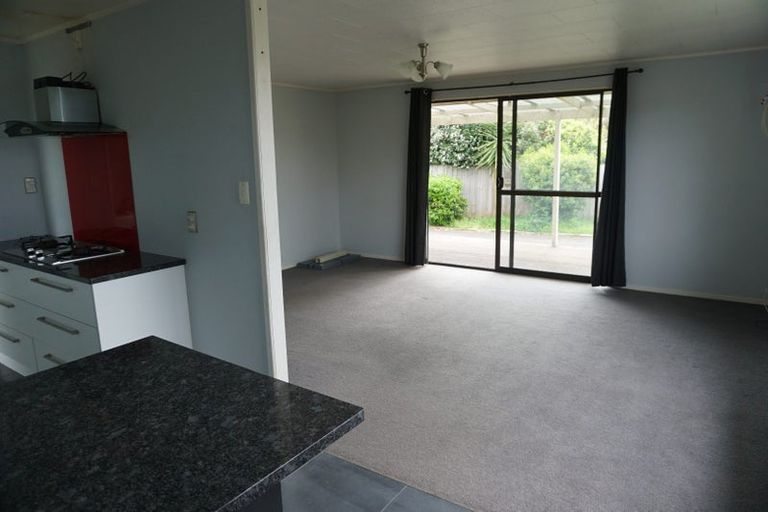 Photo of property in 2/170 Old Wairoa Road, Papakura, 2110
