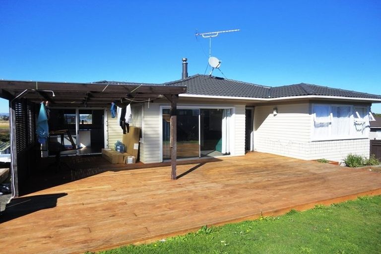 Photo of property in 27 Mcquarrie Avenue, Wattle Downs, Auckland, 2103