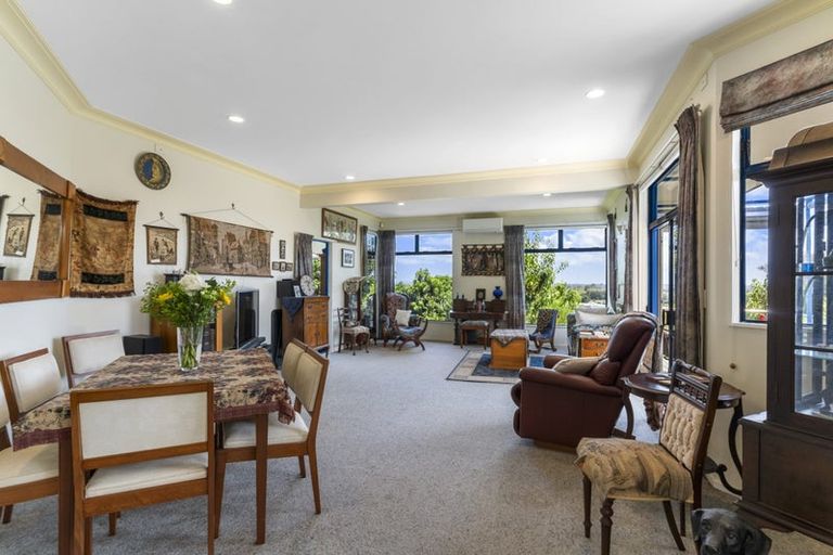 Photo of property in 40 Mccahill Views, Botany Downs, Auckland, 2010