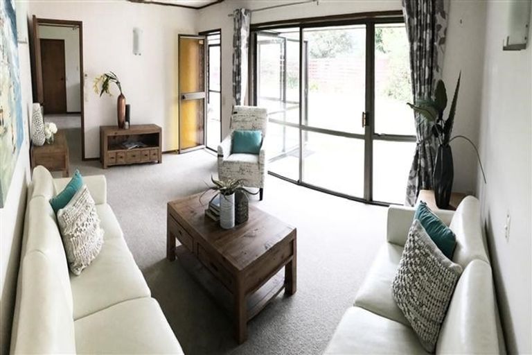 Photo of property in 4/4 Beach Road, Orewa, 0931