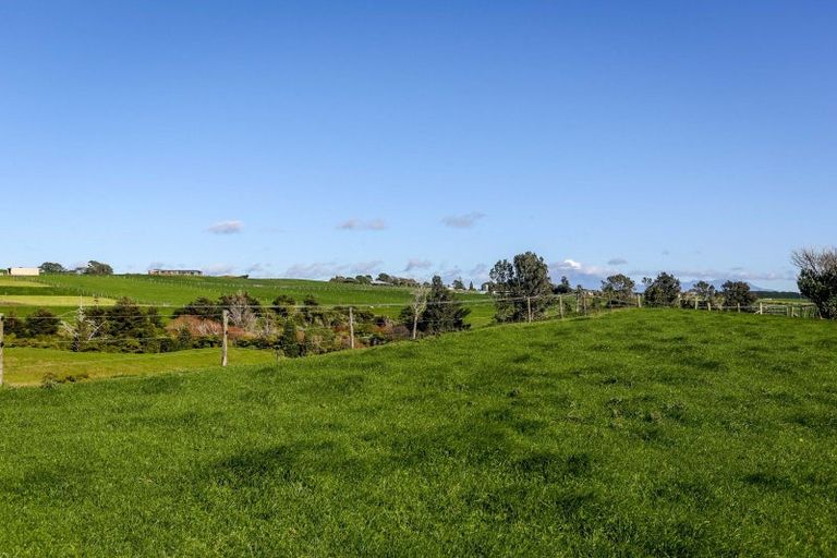 Photo of property in 1119 Main Road North, Onaero, Urenui, 4383