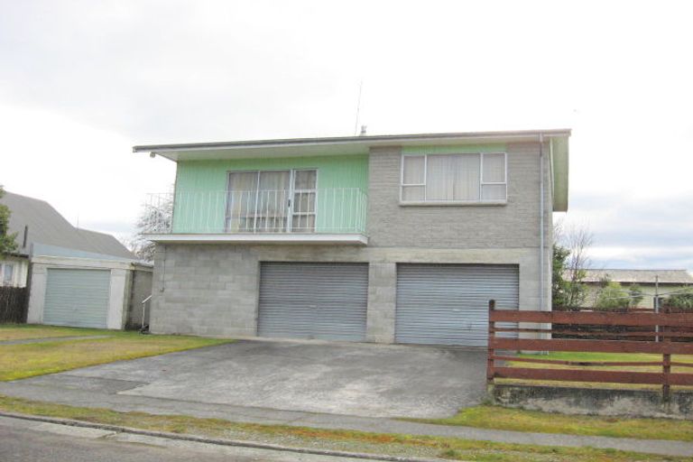 Photo of property in 9 Moana Crescent, Te Anau, 9600