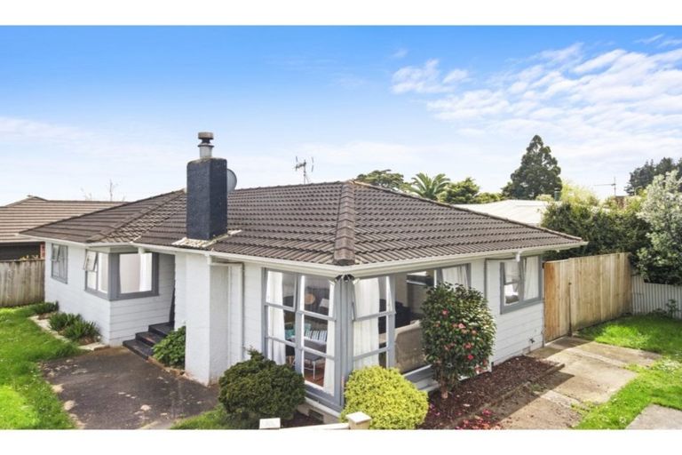 Photo of property in 10 Valley Road, Waiuku, 2123