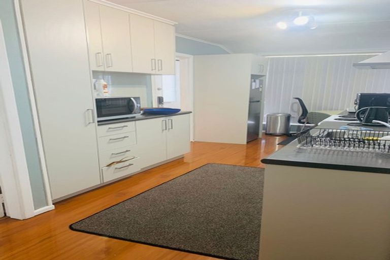 Photo of property in 29 Astley Avenue, New Lynn, Auckland, 0600