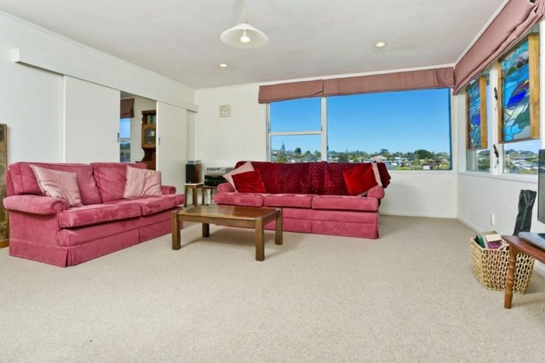 Photo of property in 43 Juniper Road, Sunnynook, Auckland, 0620