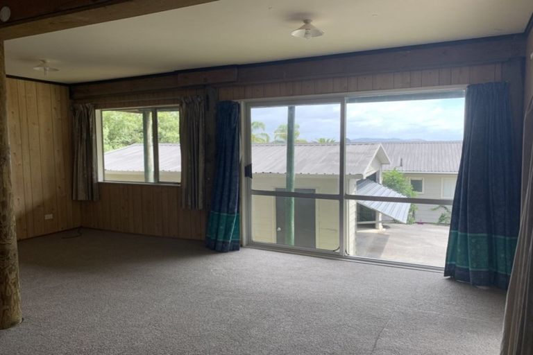 Photo of property in 214 Whangaparaoa Road, Red Beach, 0932