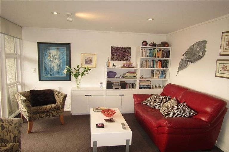 Photo of property in 1/130 Oriental Parade, Oriental Bay, Wellington, 6011