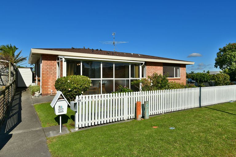 Photo of property in 36 Lakeside Drive, Pahurehure, Papakura, 2113