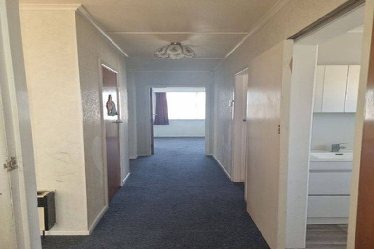Photo of property in 38 Miro Street, Castlecliff, Whanganui, 4501