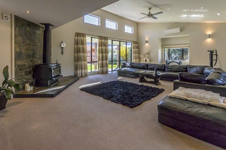 Photo of property in 4 Ryalls Way, Lake Hawea, Wanaka, 9382