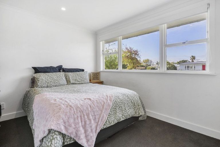 Photo of property in 59 Graham Avenue, Te Atatu Peninsula, Auckland, 0610