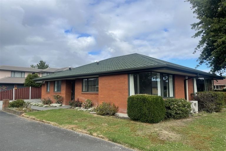 Photo of property in 30 Villa Grove, Ilam, Christchurch, 8041