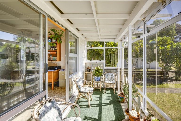 Photo of property in 4 Logan Avenue, Marewa, Napier, 4110