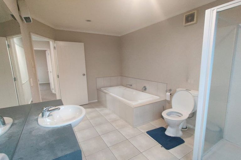Photo of property in 36 Cyril French Drive, Flat Bush, Auckland, 2016
