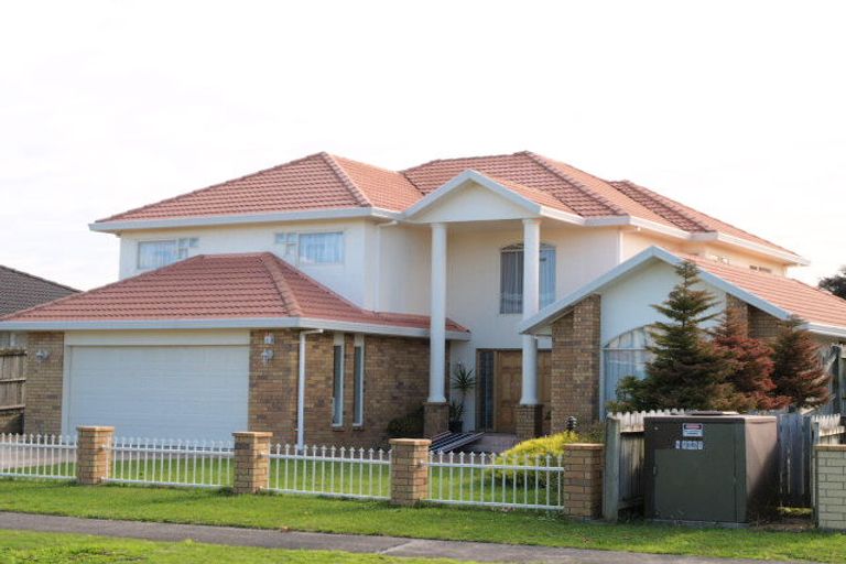 Photo of property in 11 Ambleside Drive, Northpark, Auckland, 2013