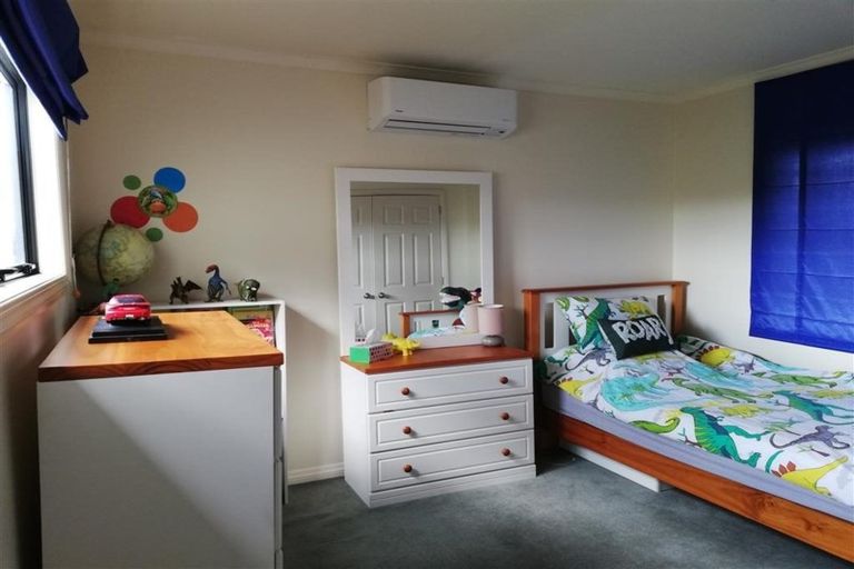 Photo of property in 19 Virginia Street, Henderson, Auckland, 0612